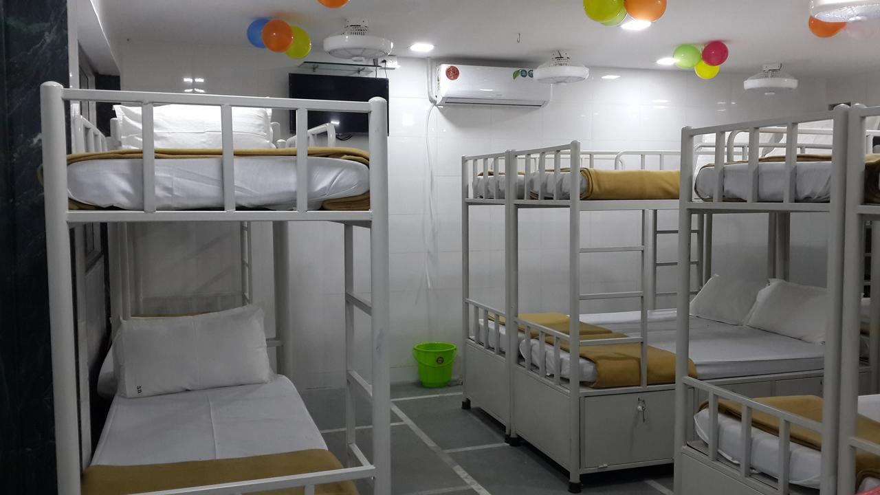 孟买 星辰旅馆旅舍 外观 照片